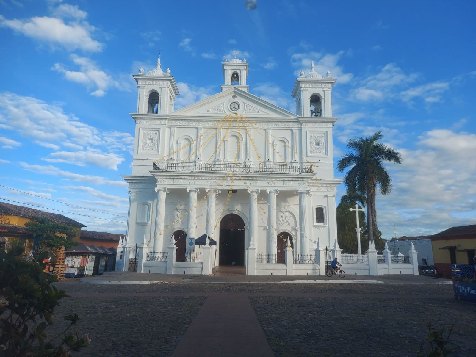 Tour of the Historic Center of Suchitoto